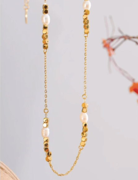 Fine Pearl and Gold Bead Necklace