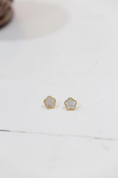 Pearl White Flower Stud Earring (18ct gold plate)
