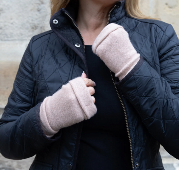 Turtle Doves Recycled Cashmere Wristwarmers - pale Pinks